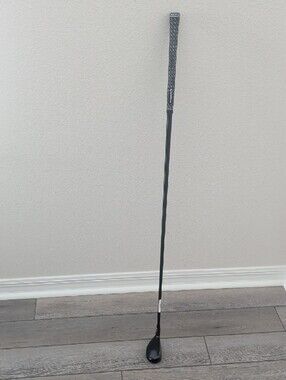 The TaylorMade SIM2 2-hybrid (17°) paired with the Project X HZRDUS